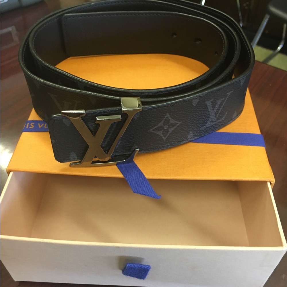 Authentic 44inch Louis Vuitton Men's belt (Black)